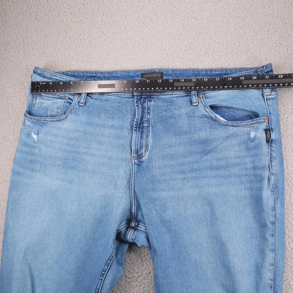 SILVER Jeans Size 22 Beau Slim Straight Girlfriend Distressed Denim 44x27